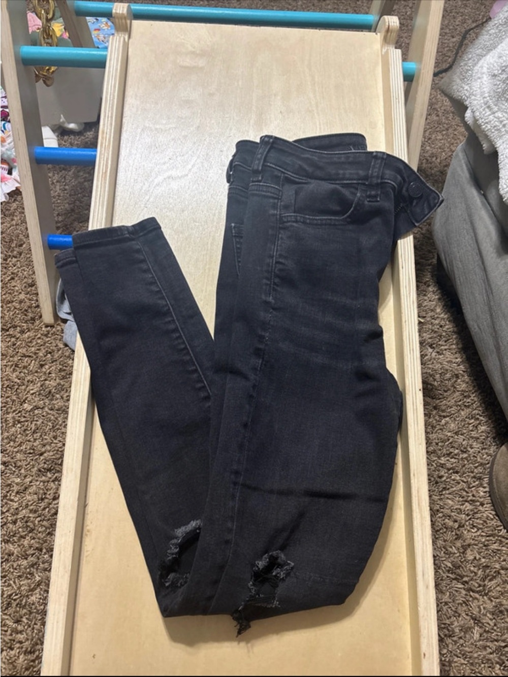American Eagle Outfitters Black Skinny Jeans with Knee Distress